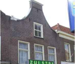 Huis met ingezwenkte halsgevel 